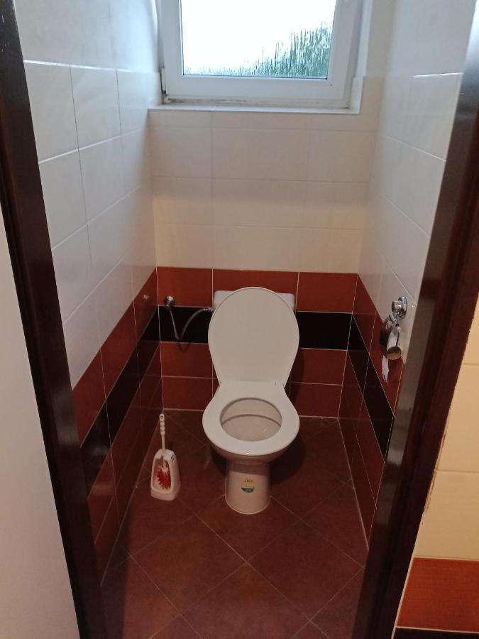 Apartman Obecni Hostinec Provodov (Hradec Kralove) المظهر الخارجي الصورة