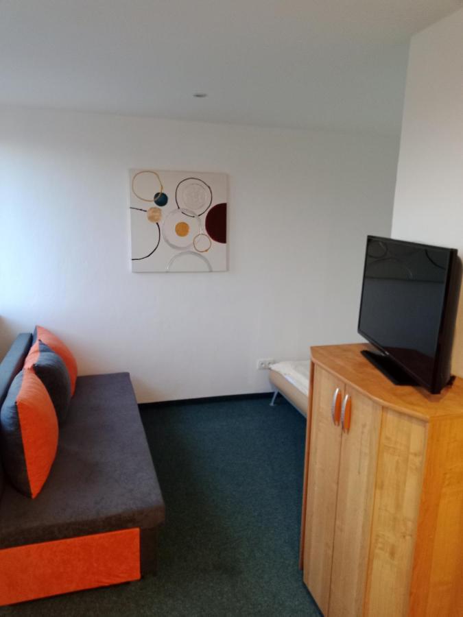 Apartman Obecni Hostinec Provodov (Hradec Kralove) المظهر الخارجي الصورة